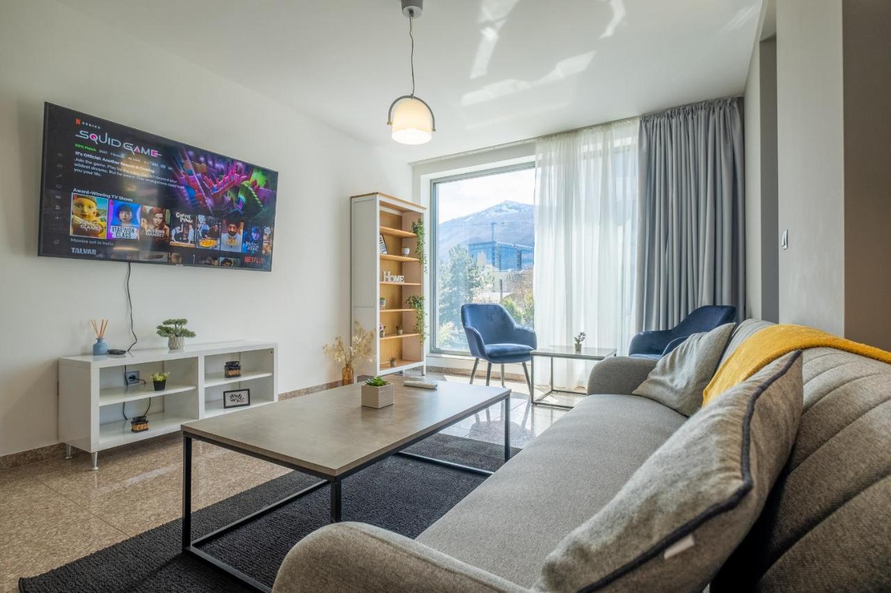 Julie'S Sunny Cozy Apartment With Balcony София Экстерьер фото