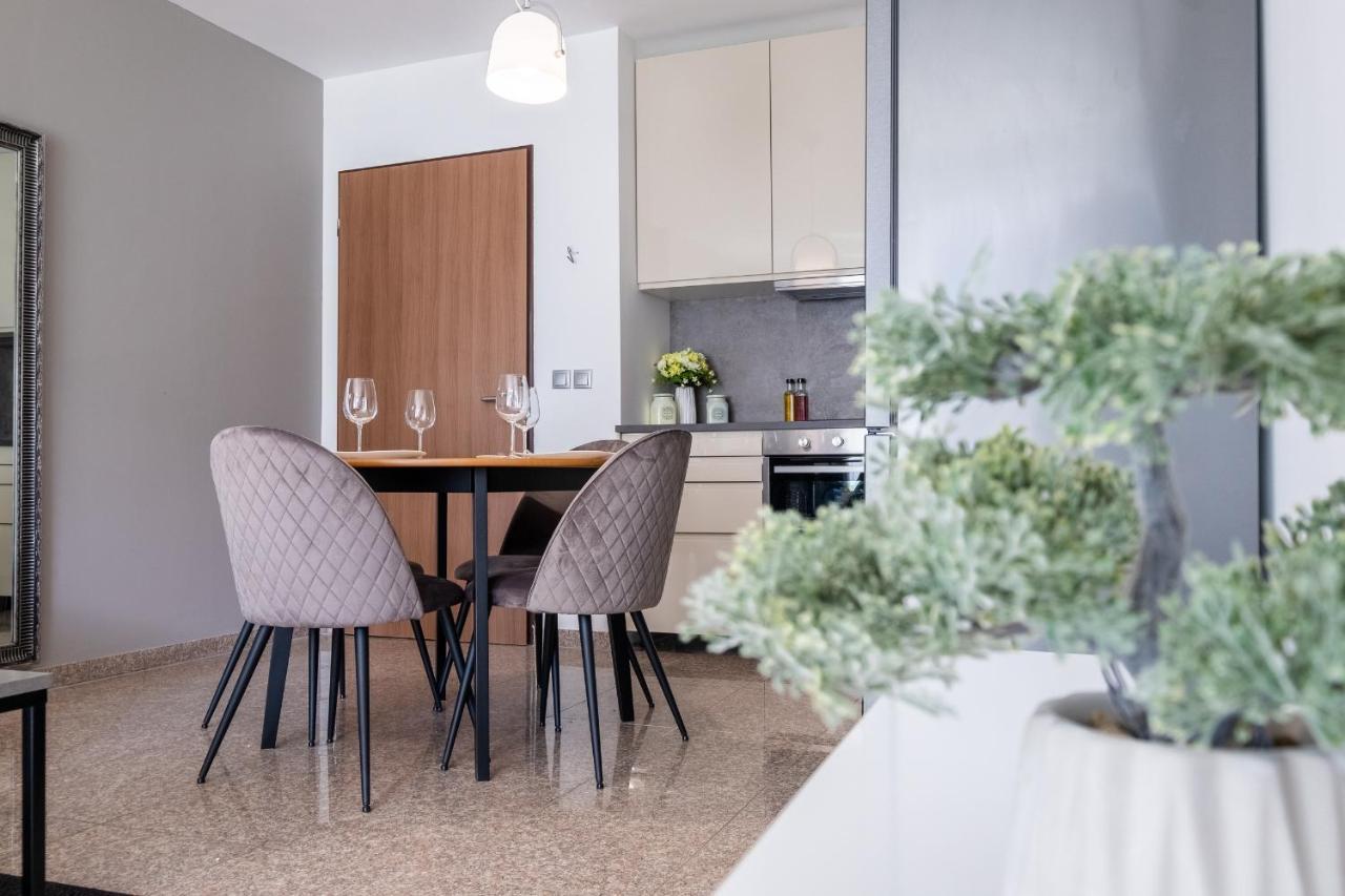 Julie'S Sunny Cozy Apartment With Balcony София Экстерьер фото